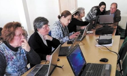 População sénior procura aulas de Informática para conhecer redes sociais