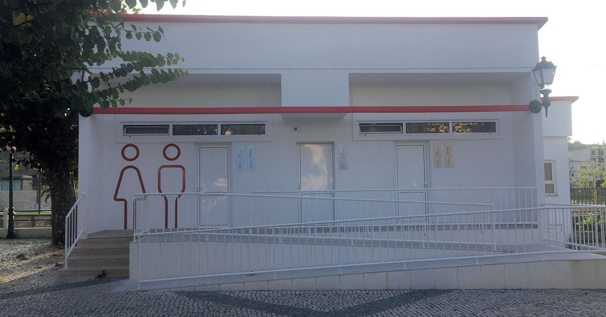 Município aprova isenção de taxas para tomar banhos nos sanitários públicos