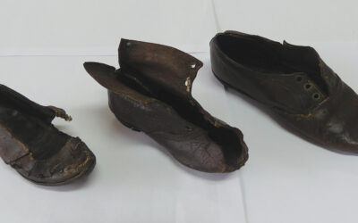 Obras de recuperação de casa em Alcaria revelam sapatos de finais do século XIX