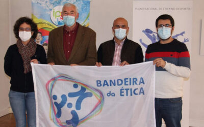 Departamento de formação do Juncalense recebe Bandeira da Ética