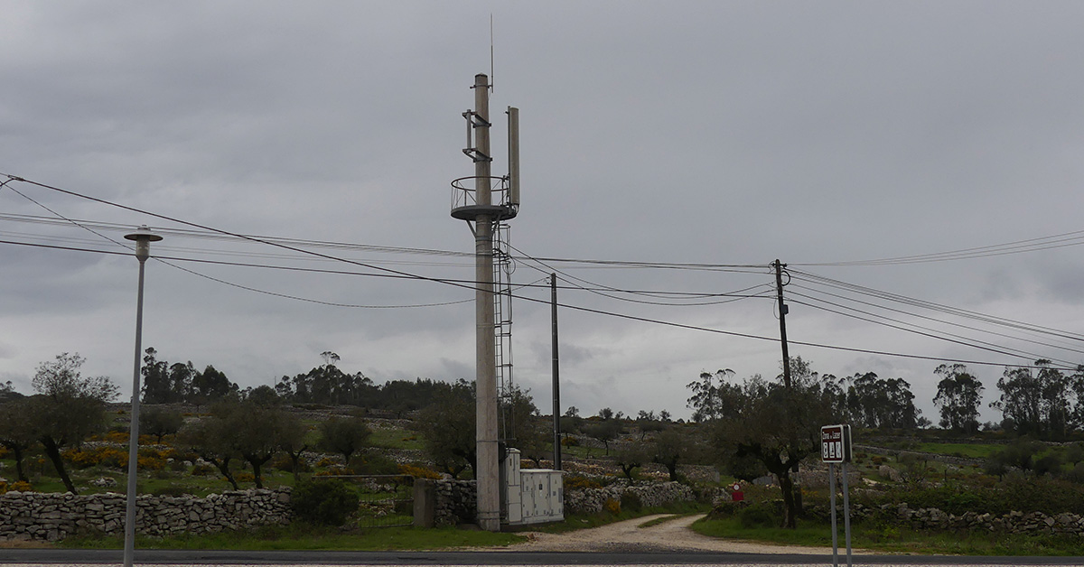 Falta de rede móvel em São Bento sem solução à vista