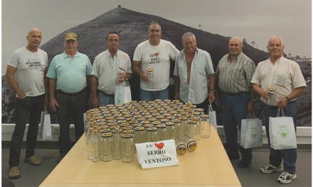 Junta de Freguesia de Serro Ventoso distribui frascos pelos apicultores
