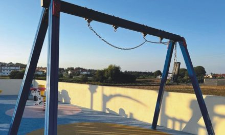 Parque infantil da Calvaria de Cima recuperado após sofrer atos de vandalismo