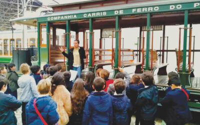 Alunos do 1.º Ciclo do concelho de Porto de Mós recebem apoio para material escolar e visitas de estudo