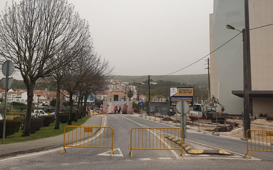 Semana Santa condiciona trânsito em Porto de Mós. Saiba que caminhos evitar