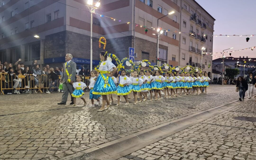 Marchas Infantis assinalaram dia de Santo António em Porto de Mós