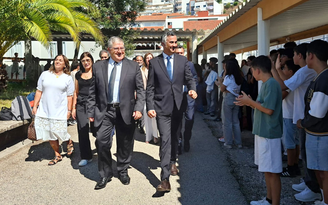 Ministro da Educação visita Secundária de Porto de Mós