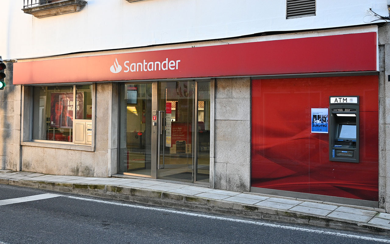Santander mantém agência em Mira de Aire mas com atendimento condicionado