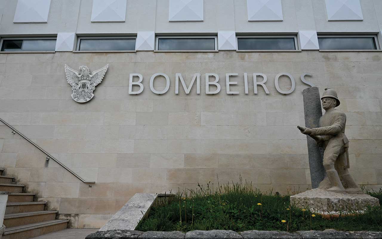 Natal | Falta de pessoal leva Bombeiros de Porto de Mós a cancelar peditório de Natal