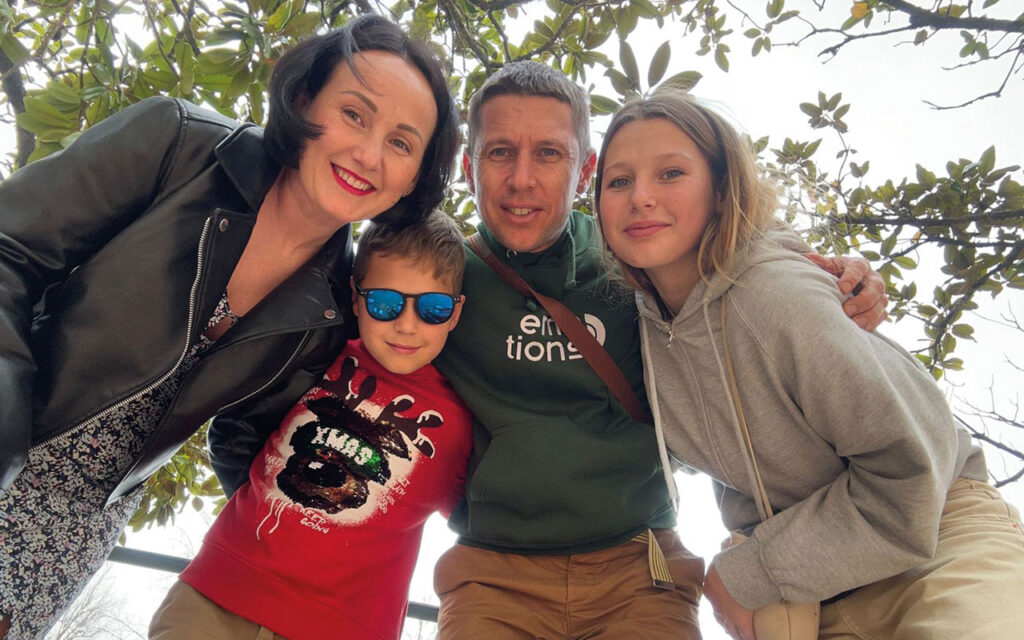 Familia Ucraniana Red Frog DR | Jornal O Portomosense