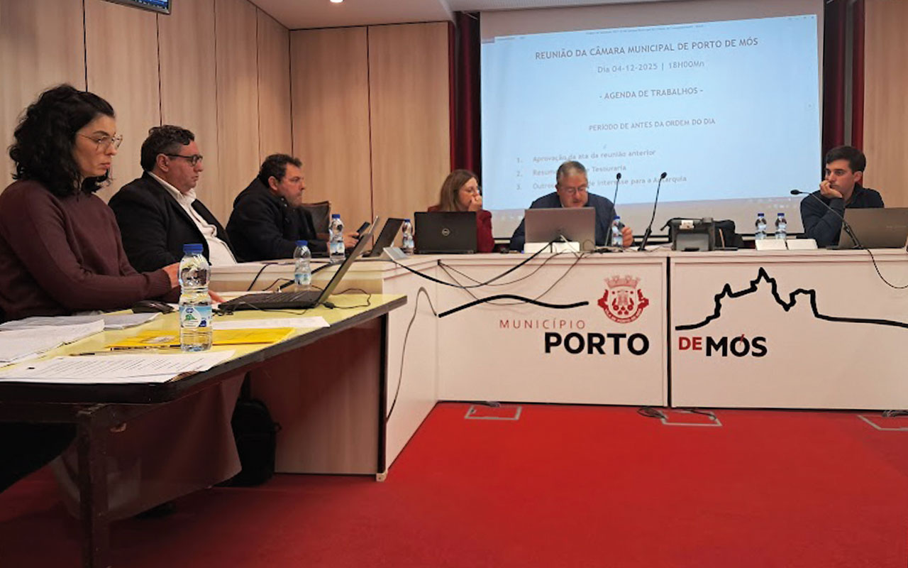 Reuniões de Câmara descentralizadas regressam em janeiro