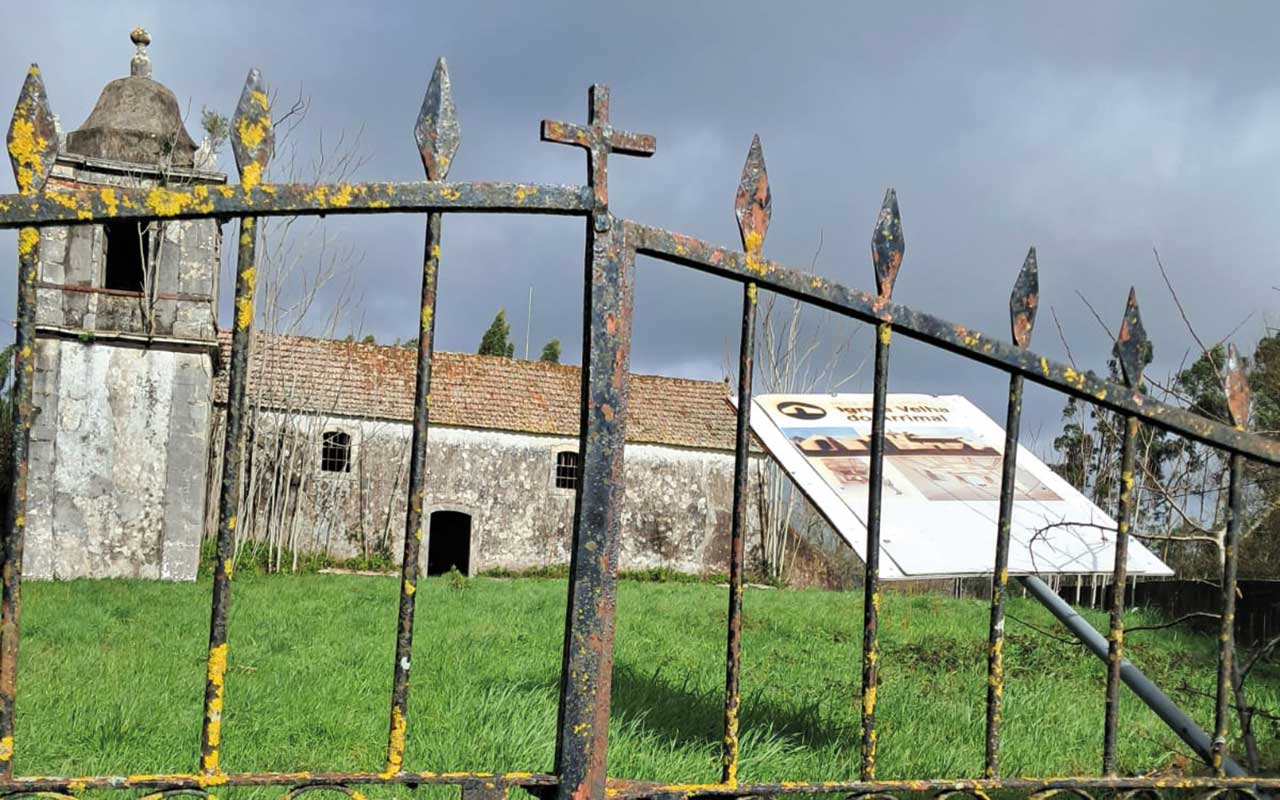 Igreja Velha de Arrimal aguarda por fundos comunitários para reconversão e reabilitação