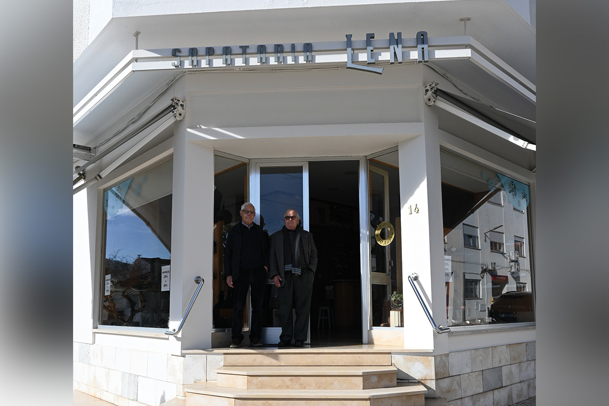 Dois irmãos, duas sapatarias, dois concelhos