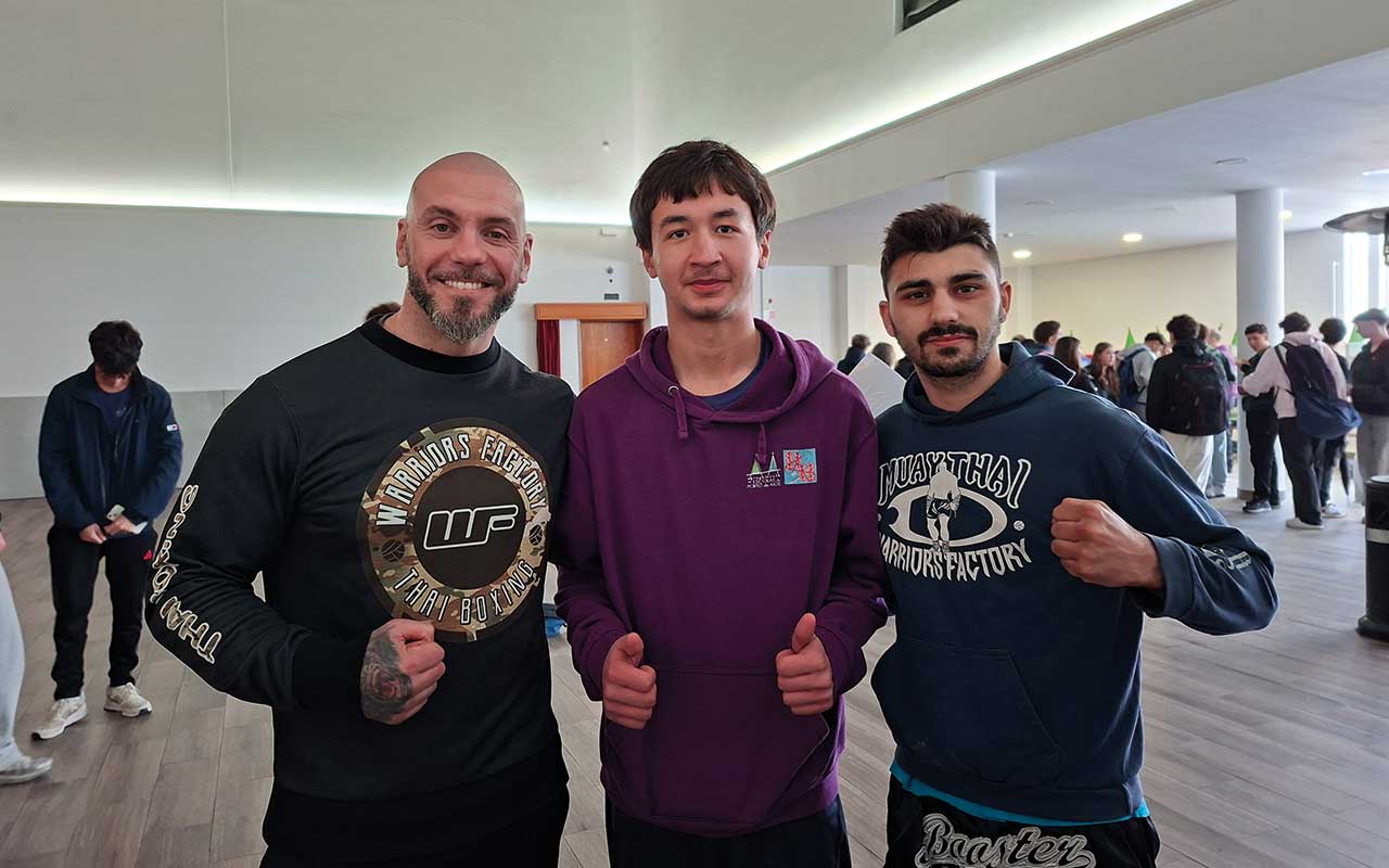 Aluno de Desporto traz campeão europeu de muay thai para ajudar na apresentação da PAP