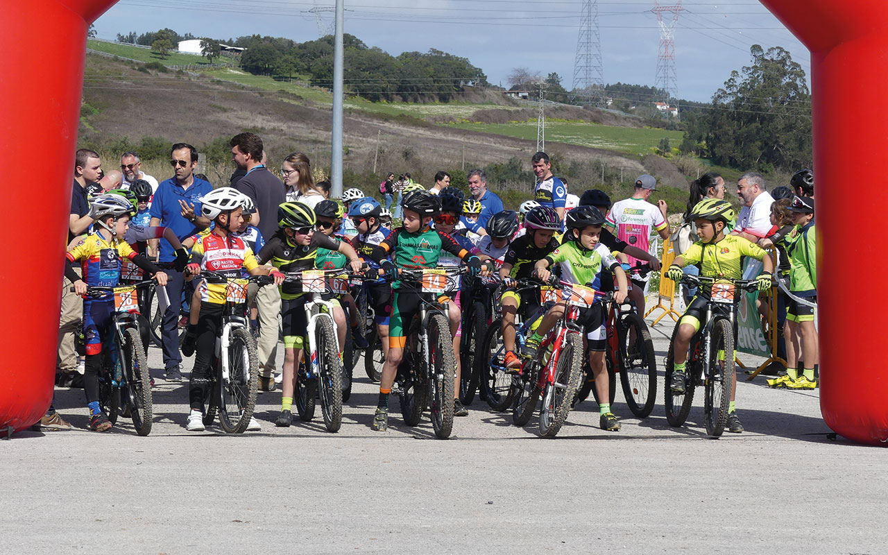 50 anos do CD Ribeirense | Escola de Ciclismo Team Ribeirense tem conseguido “manter número de alunos”