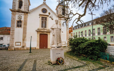 Estatua padre Abilio Mendes DR | Jornal O Portomosense