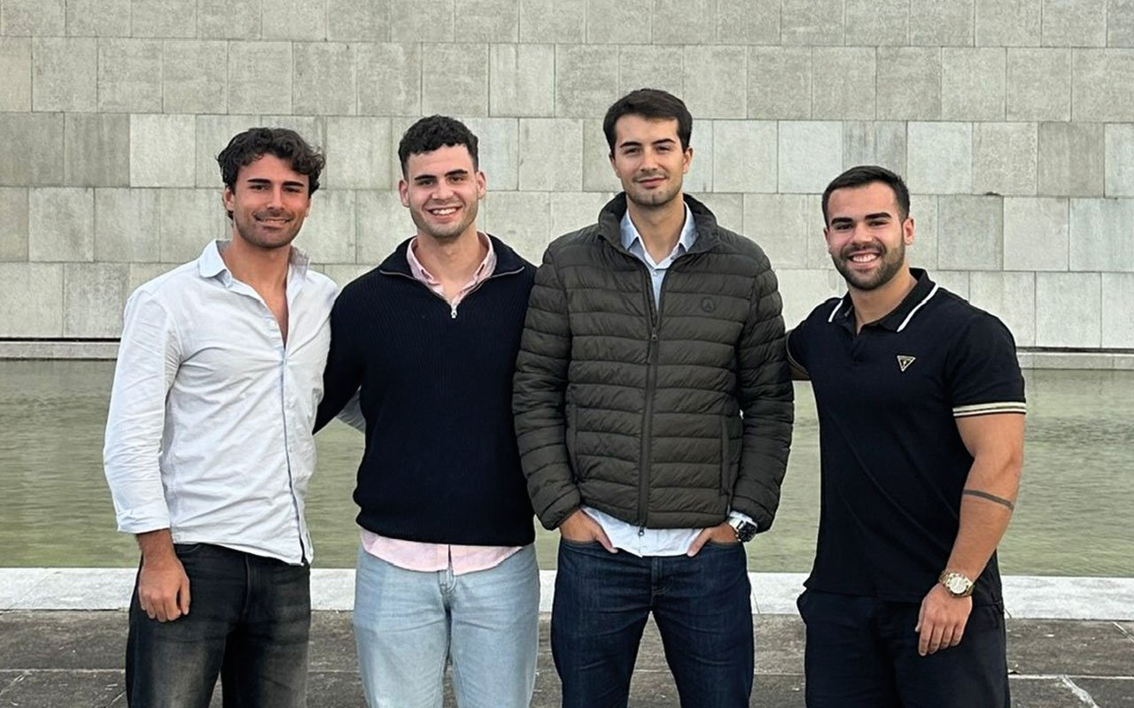 Estudantes de Porto de Mós destacam-se em competição internacional de finanças