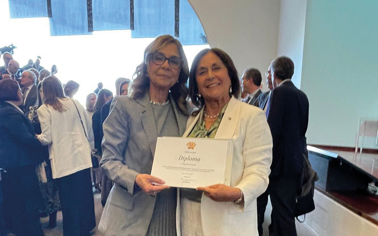 Clarisse Louro distinguida com Medalha de Ouro pelo Ministério da Saúde