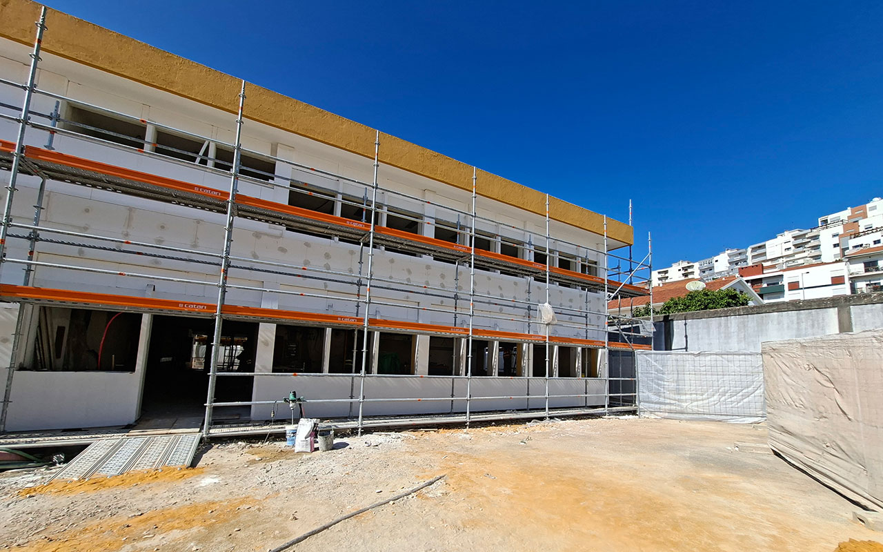 Aquisição de equipamento informático para Escola Secundária de Porto de Mós
