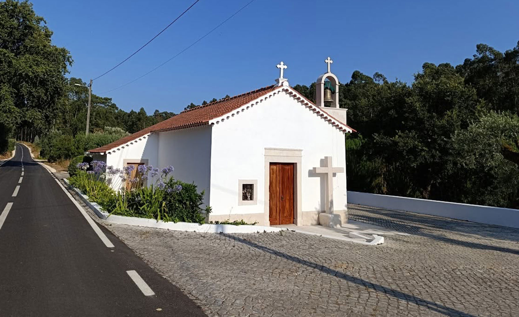 Capela-de-Nossa-Senhora-do-Carmo-Vale-de-Agua-Juncal_DR