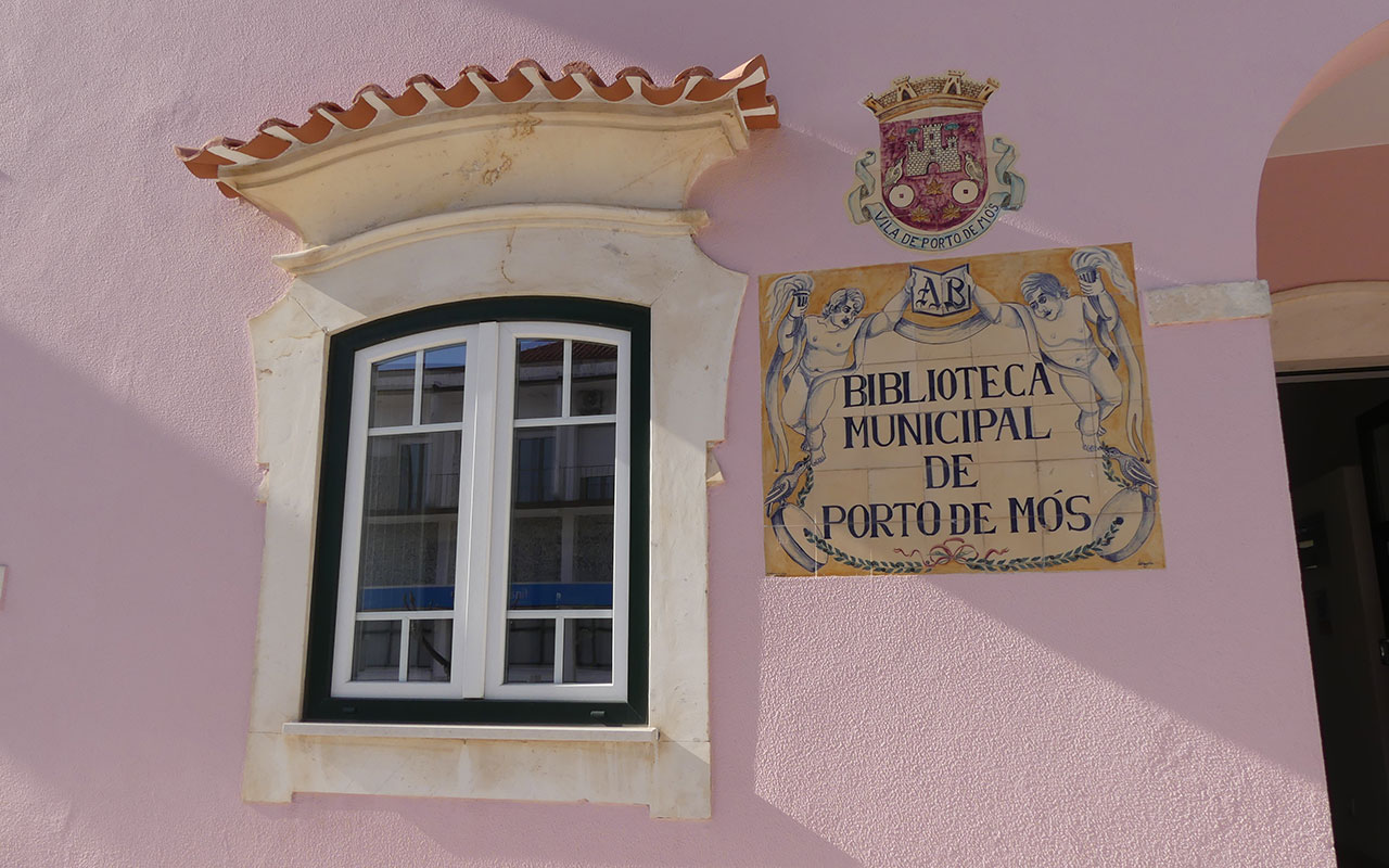 Biblioteca-de-Porto-de-Mos_Jessica-Silva
