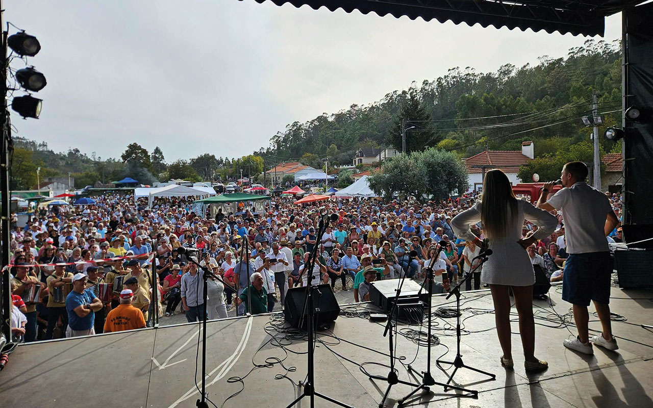 Gentes e Lugares: 25.º Encontro Nacional Tocadores de Concertina | Milhares juntaram-se para comemorar os 25 anos do Encontro Nacional de Tocadores de Concertina